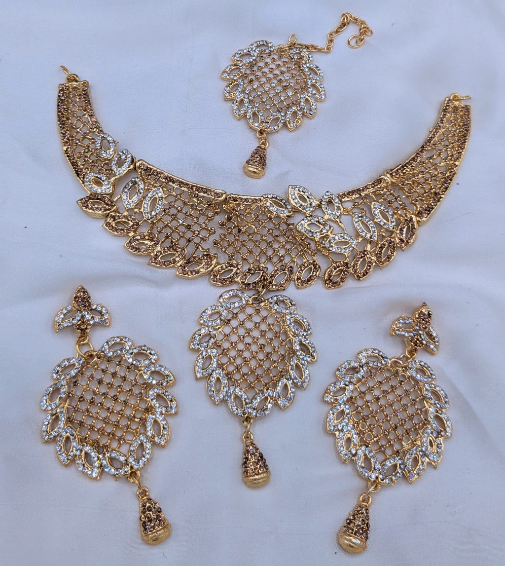 Beautiful Stone Work With Tikka