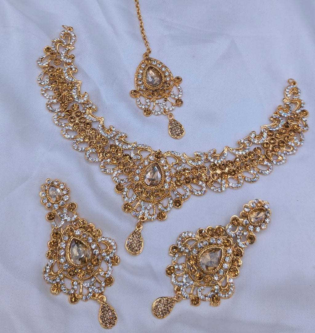 Beautiful Stone Work With Tikka