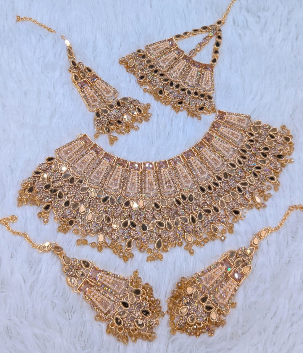 Demanding Article 🤯  Bridal set 👰 Zarqon or Poalki Work 💎  With Tikka or Jummar 📿