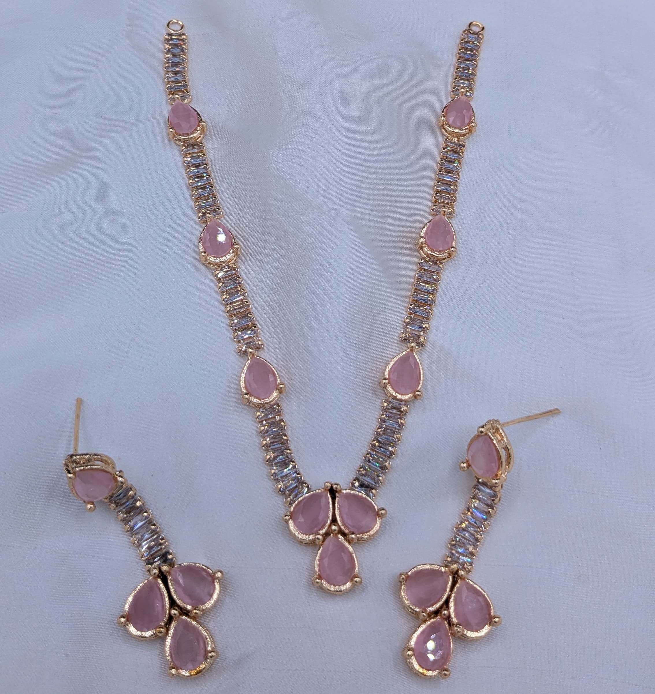 Party Necklace     Cabchai :Zarqon Work