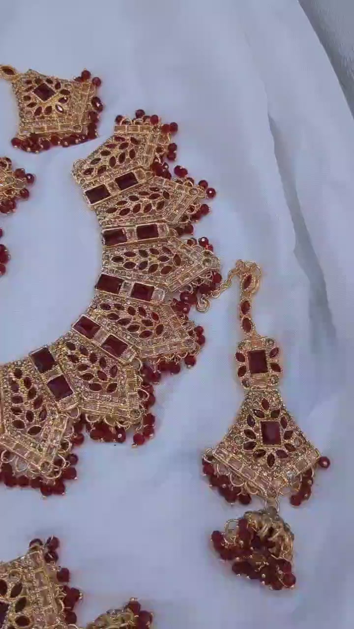 Demanding Article 😲  Chocker style set With Tikka  Zarqon Work