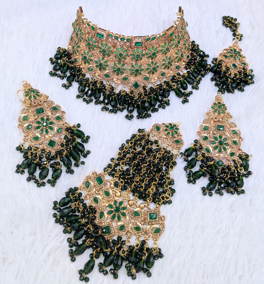 Manjos Bridal set 👰
Zarqon & Polki Work 💎 
With Tikka & Jummar 📿